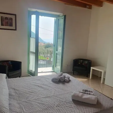 בית נופש Artistic House On The Iseo *