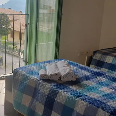 בית נופש Artistic House On The Iseo