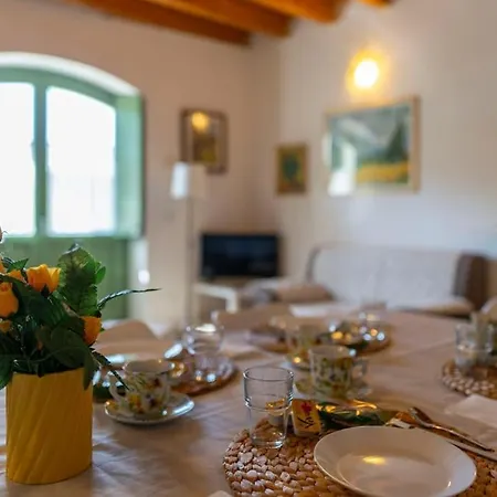 Artistic House On The Iseo בית נופש