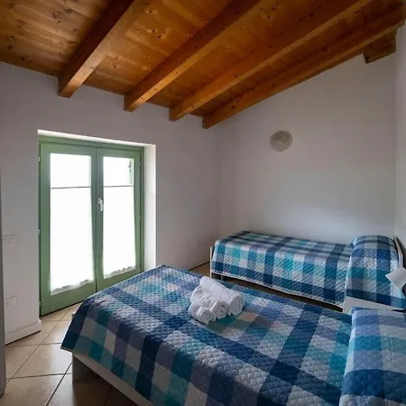 Artistic House On The Iseo בית נופש סולאזנו