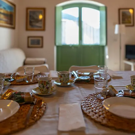 Artistic House On The Iseo בית נופש *