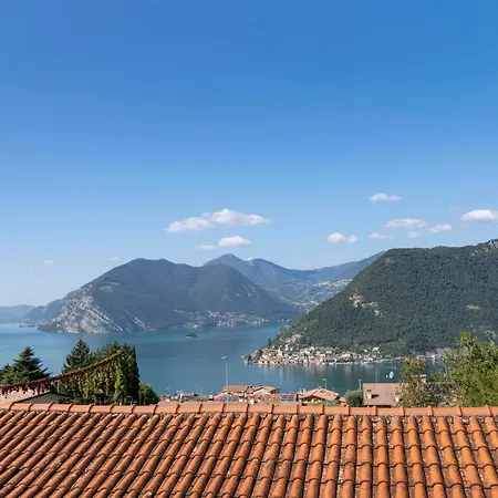 Artistic House On The Iseo בית נופש *