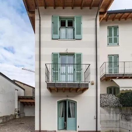 Artistic House On The Iseo Ferienhaus