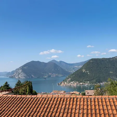 Artistic House On The Iseo Ferienhaus *